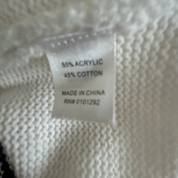 Lulu-B Almost New White Knit Sweater/Anchor Size S C:4499 - Picture 4 of 5